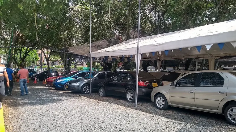 AUTOS DACAR